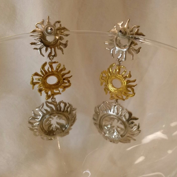 Blingy earrings. - Picture 4 of 6